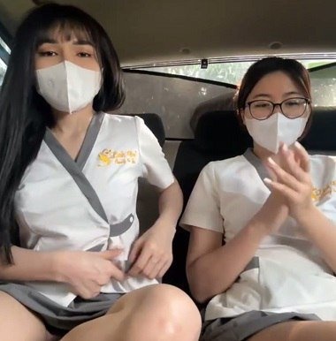 Quay tay sục lồn trên taxi
